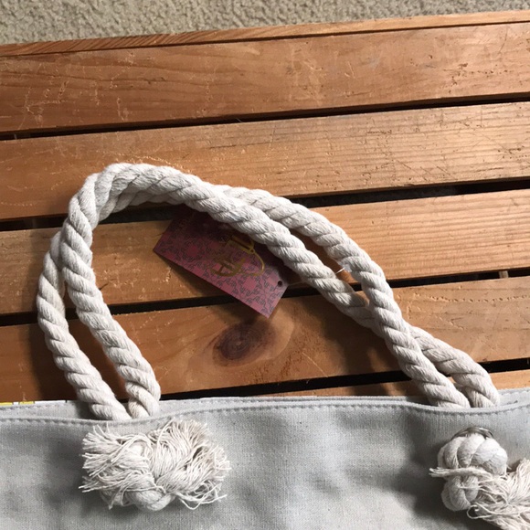 TOUCAN CANVAS TOTE - Picture 5 of 5